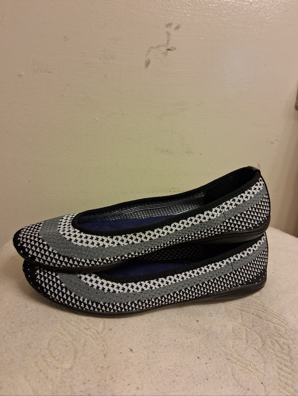 Womens Black & White Knit ADRIENNE VITTADINI SPOR Ballet Flats Slip-On Size 8 M